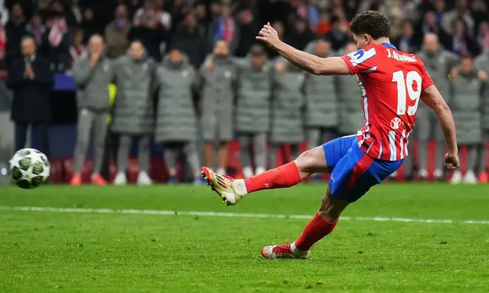 Julian Alvarez penalty miss against Real Madrid