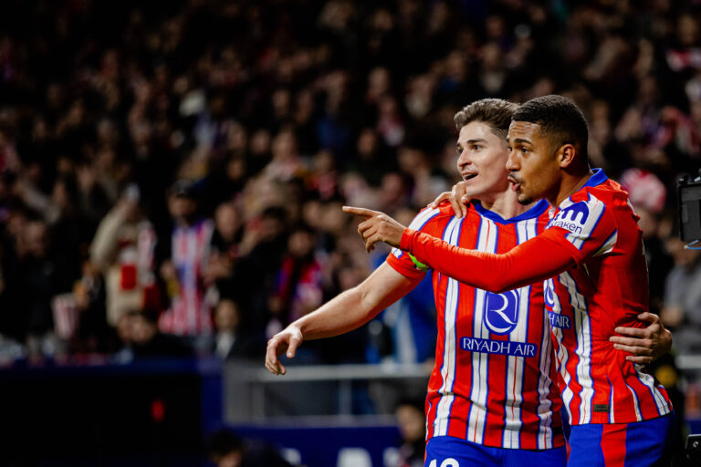 Sport Bilder des Tages Fußball, Copa del Rey, Atletico Madrid - RCD Mallorca Atletico de Madrid vs RCD Mallorca - LaLiga EA Sports - 01/02/2025 Julian Alvarez of Atletico de Madrid L and Samuel Lino of Atletico de Madrid R celebrates his goal during the LaLiga EA Sports match between Atletico de Madrid and RCD Mallorca at Estadio Riyadh Air Metropolitano on February 01 / IMAGO / PGS Photo Agency