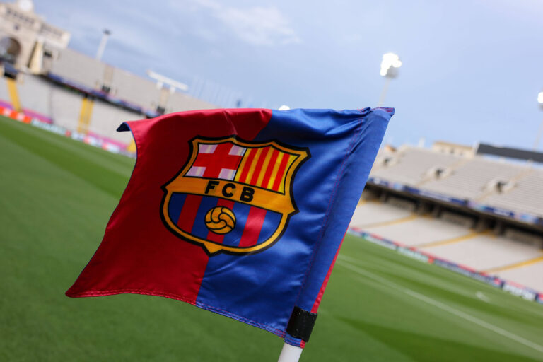 Barcelona 11. March 2025 Uefa Champions League phase 2024/25 Round of 16 FC Barcelona, Barca - S.L.Benfica v.l., Symbolfoto, Symbolbild: FC Barcelona Eckfahne *** Barcelona 11 March 2025 Uefa Champions League phase 2024 25 Round of 16 FC Barcelona S L Benfica v l , symbolic photo, symbolic image FC Barcelona corner flag / IMAGO / HMB-Media