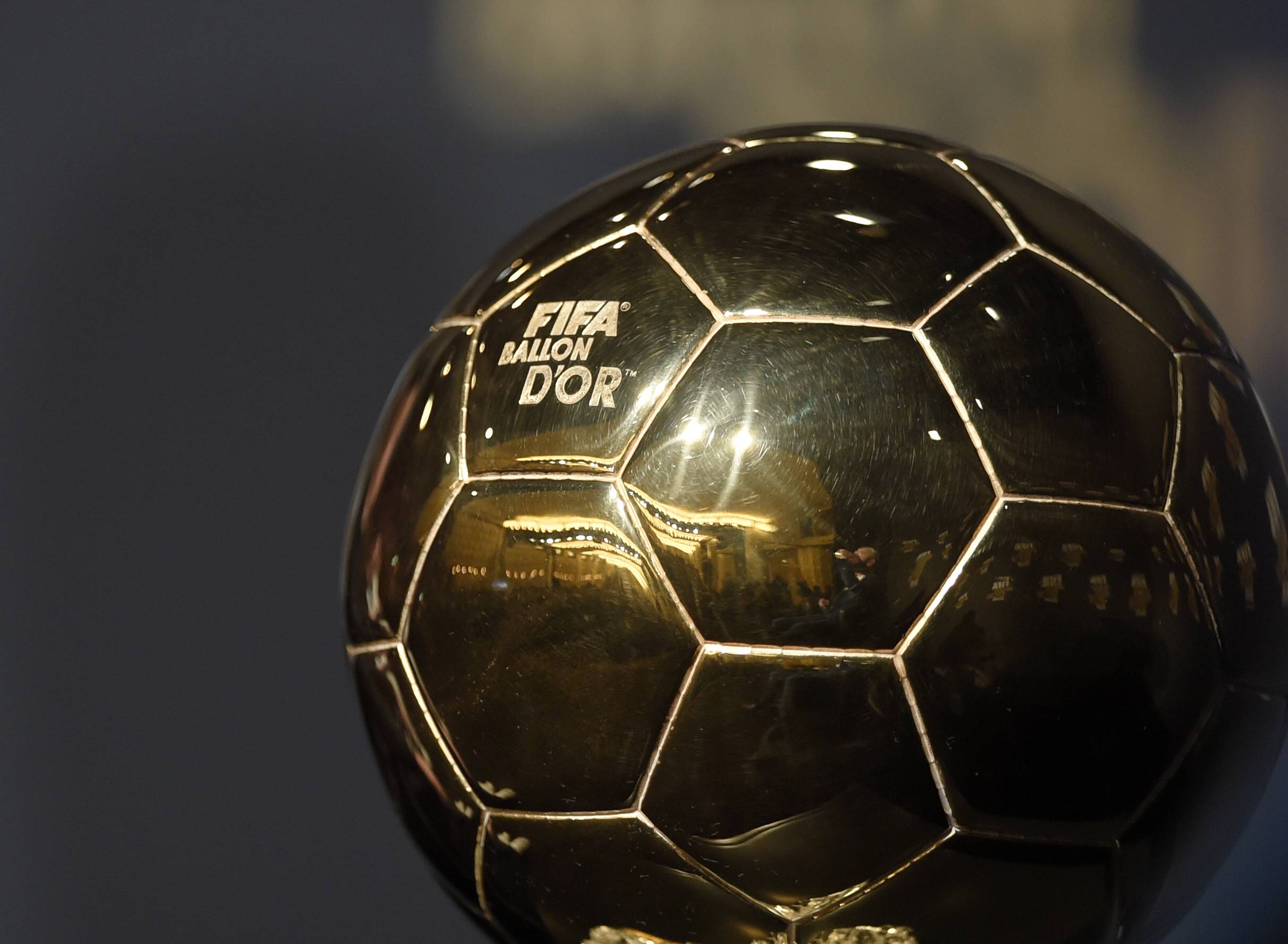 Football Award FIFA World footballer 2015 Balloon D Or 2015 in Congress Centre Zurich Switzerland Press conference World footballer men The Trophy the Golden Football / IMAGO / MIS