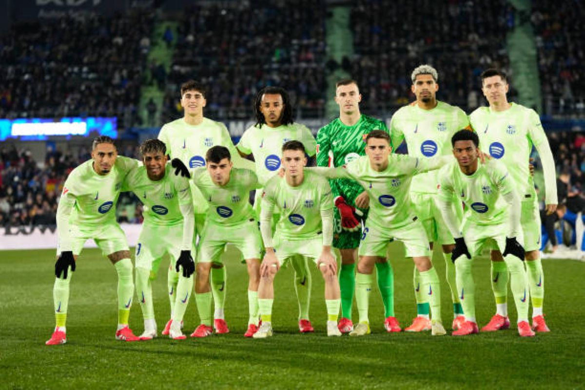 barcelona fc with la masia players